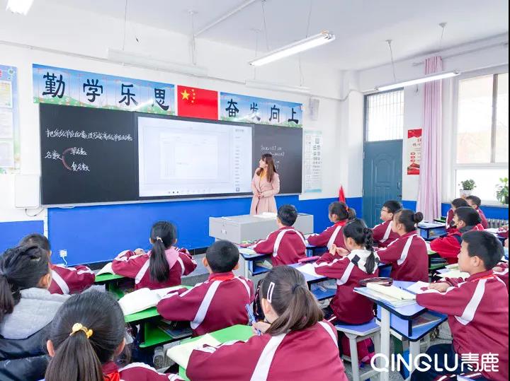 纸笔互动凯发k8天生赢家一触即发课堂，让宁夏这所百年老校焕发新活力！